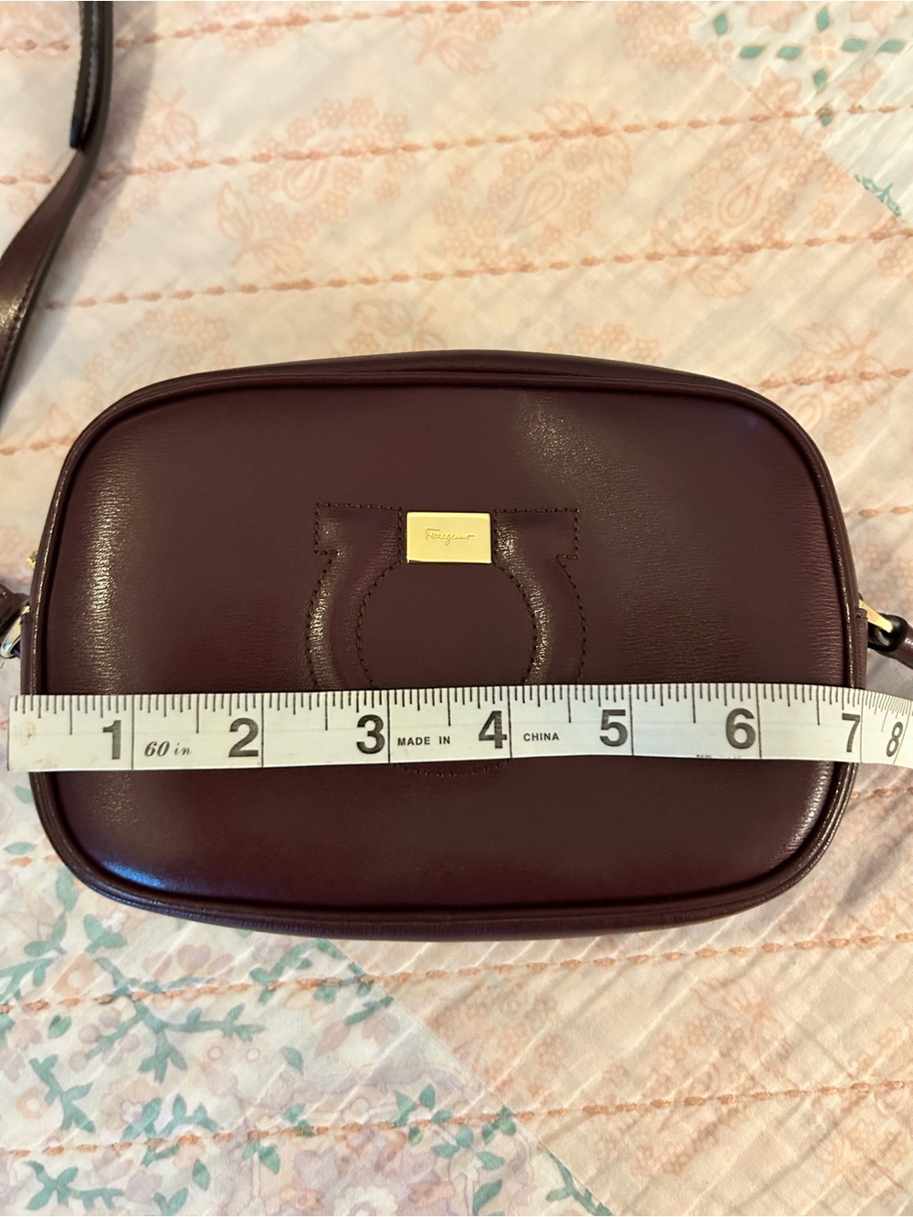 Salvatore Ferragamo City Small Gancini Camera bag in Lovely Burgundy leather EUC - Picture 11 of 14